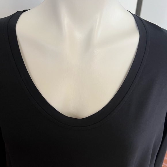 Lululemon , long sleeves black top size M - Picture 2 of 3